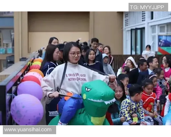 小孩梦想成真与足球明星亲密合影瞬间记录快乐童年时光