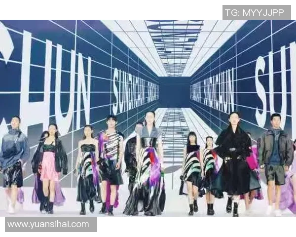 车载足球明星饰品摆件为爱车增添个性与活力的完美选择