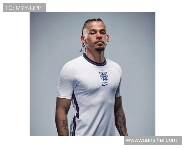 纹身艺术与足球魅力结合的女性明星头像设计探索 纹身艺术与足球魅力结合的女性明星头像设计探索