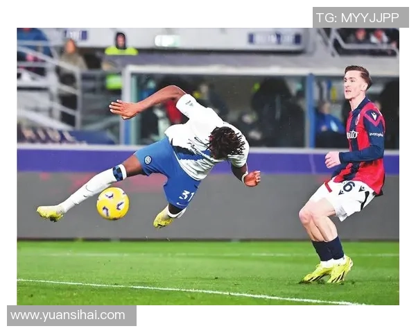 足球明星踢球受伤的背后故事与康复之路揭秘 足球明星踢球受伤的背后故事与康复之路揭秘